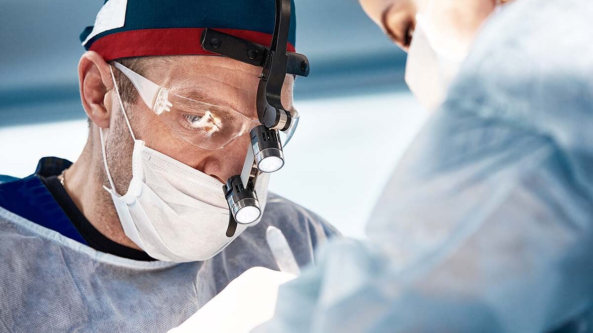 How Our Neurosurgeons Treat Intraspinal Vasculature Damage How Our Neurosurgeons Treat Intraspinal Vasculature Damage