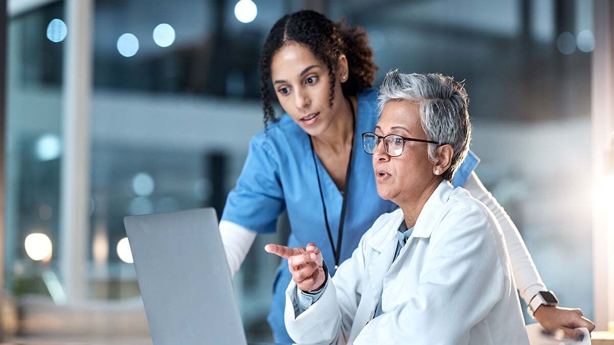 Orthopedic Specialist vs Orthopedic Surgeon: What is the Difference? Orthopedic Specialist vs Orthopedic Surgeon: What is the Difference?