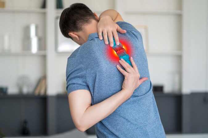 14 Causes of Upper Back Pain 14 Causes of Upper Back Pain